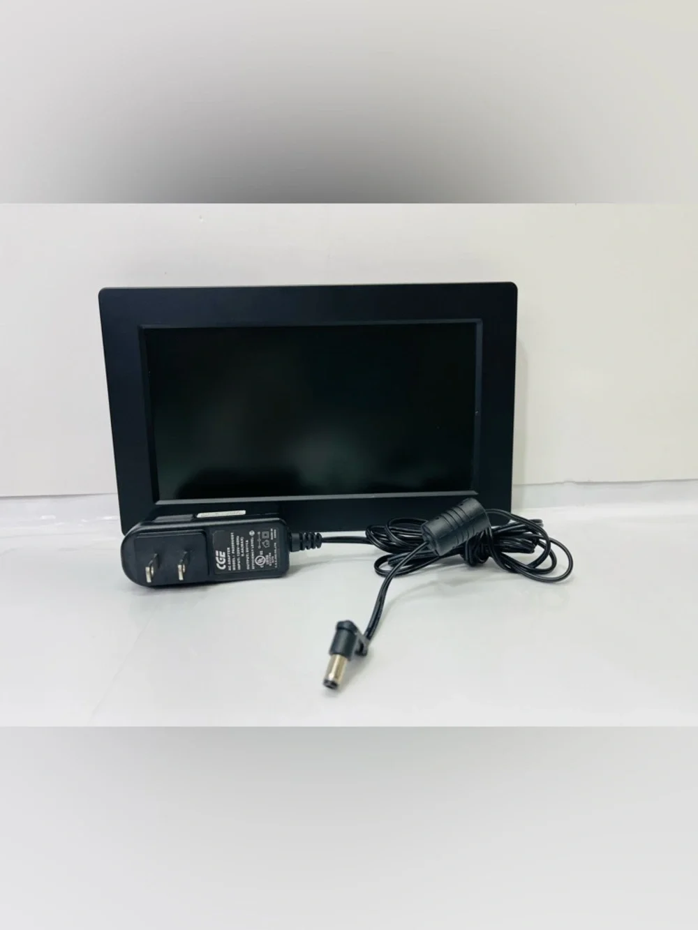 Venture DPF811SE Auto Digital Photo Frame 9”
